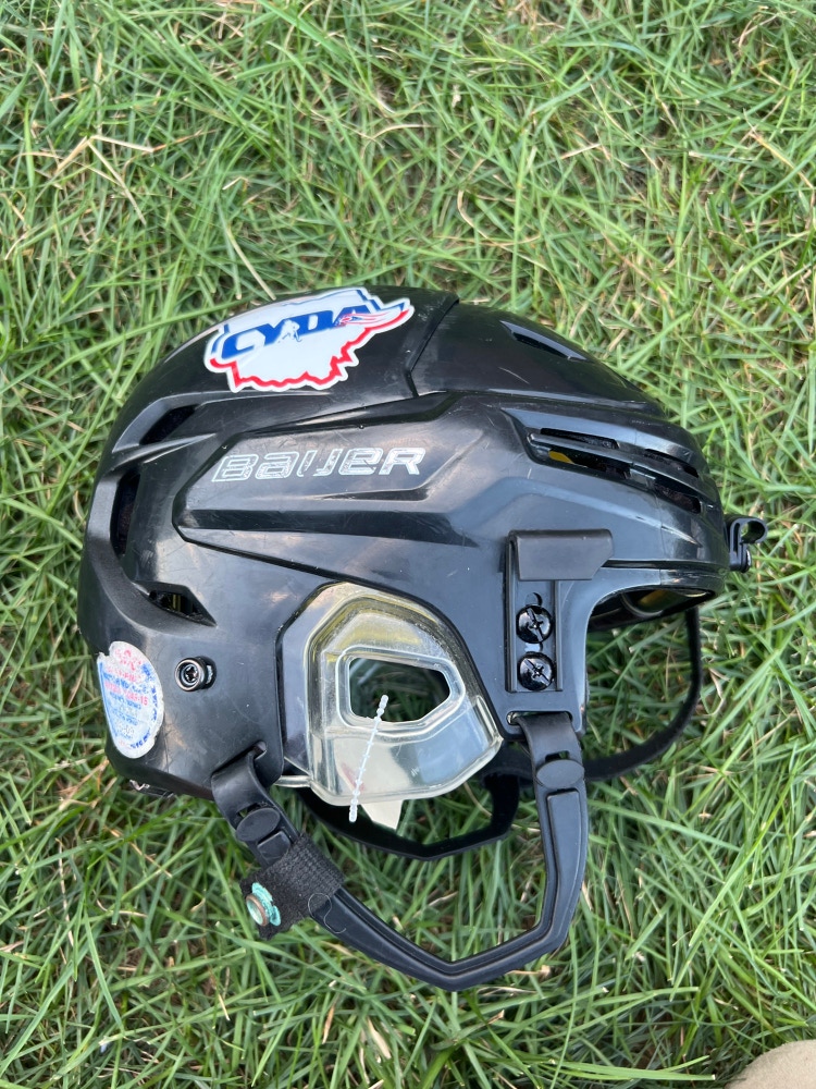 Used Small Bauer Re-Akt Helmet