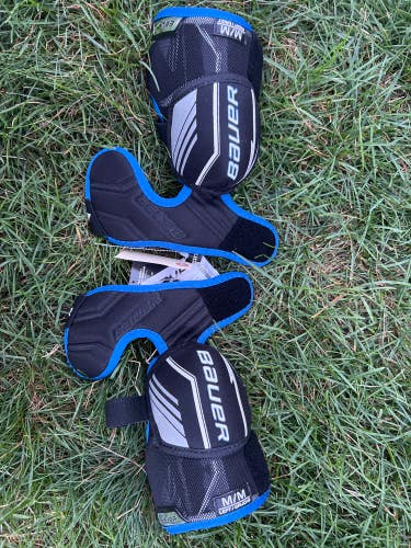New Medium Bauer MS-1 Elbow Pads