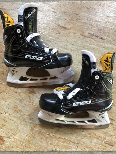 Junior New Bauer Supreme Matrix Hockey Skates Extra Wide Width Size 3