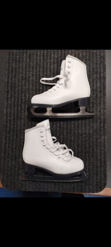 New Jackson GS351 Figure Skates Size 1