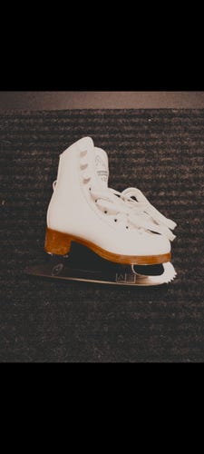 New Jackson GSU124 Figure Skates Size 8