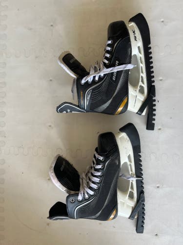 Used Senior Bauer Supreme One20 Hockey Skates (Regular) - Size: 8.0