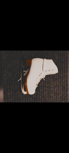 New Youth Jackson Figure Skates Size 11 Youth