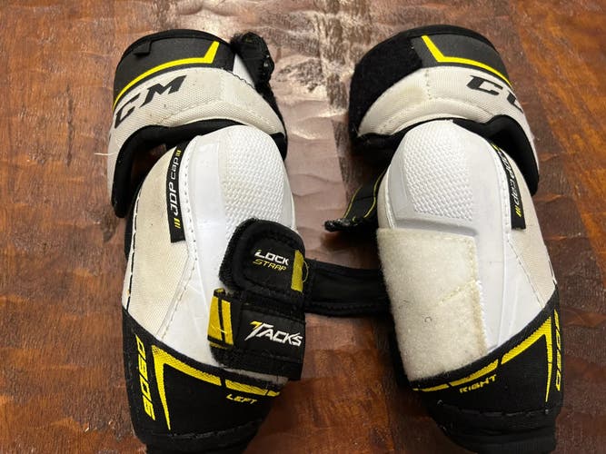 Medium CCM Tacks 9060 Elbow Pads