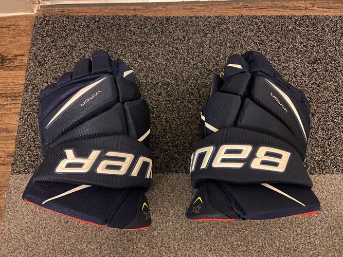 Like New 14” Bauer Vapor 2X Hockey Gloves