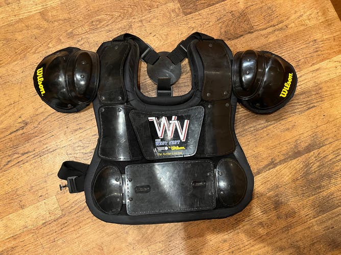 West vest umpires chest protector, nice cond