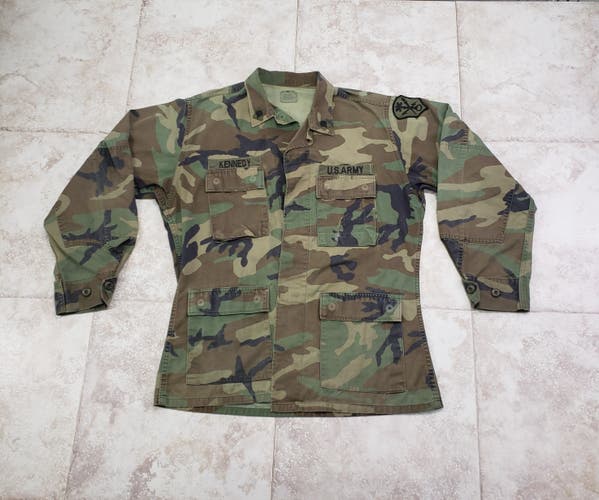 Army Field BDU Woodland Camo Fatigue Shirt Size Med Reg Vintage with Patches