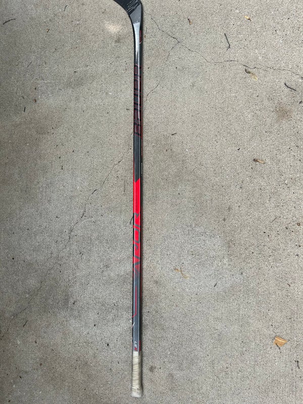 Easton E28 Hockey Stick Lefty for Sale in Yorba Linda, CA - OfferUp