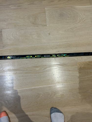 Junior Left Hand P28 Ag5nt Hockey Stick