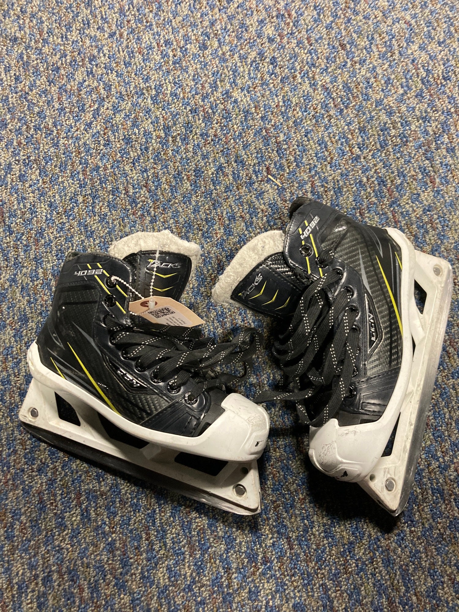 Junior Used CCM Tacks 4092 Hockey Goalie Skates DandR (Regular) 3.0 SidelineSwap