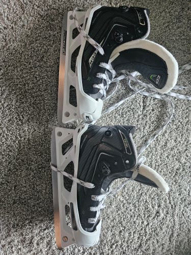 Junior New CCM RibCor 44K Hockey Goalie Skates Regular Width Size 3.5