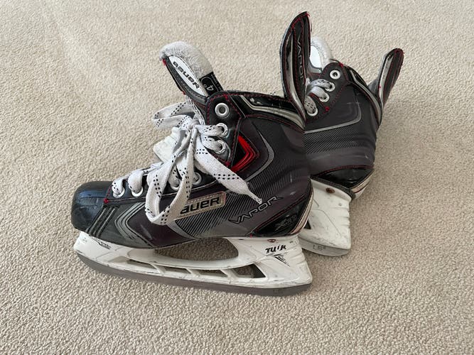 Used Bauer Regular Width   Size 4 Vapor X90 Hockey Skates