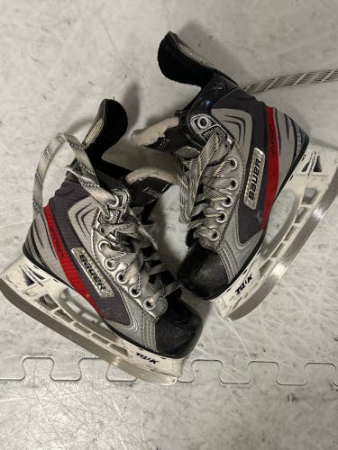 Used Bauer Regular Width Size 11 Vapor X70 Hockey Skates