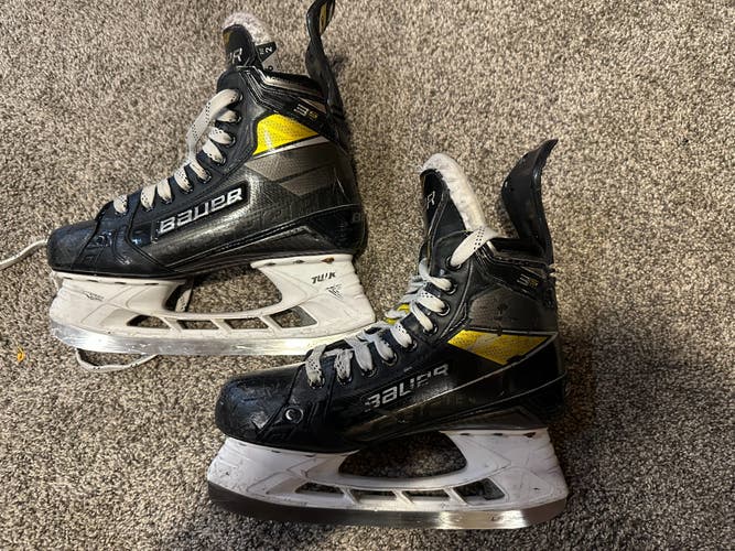 Junior Used Bauer Supreme 3S Pro Hockey Skates Size 6