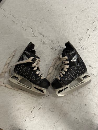 Used CCM Regular Width Size 8 Intruder Hockey Skates