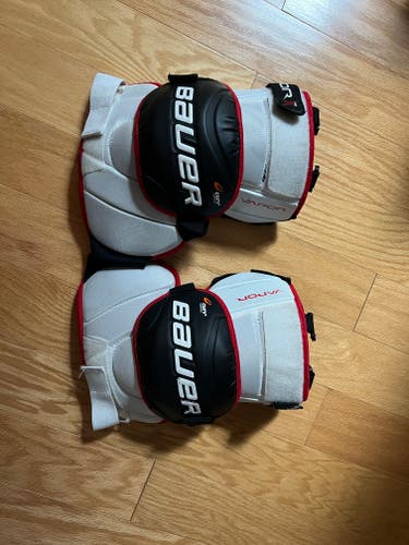 Used Adult Bauer Vapor 3.75 Goalie Knee Pads
