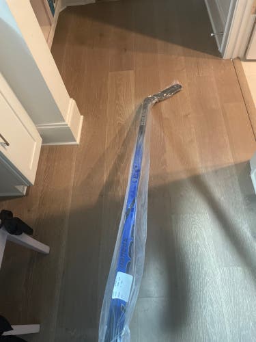 Senior Right Handed P92 Pro Stock Vapor Hyperlite Hockey Stick