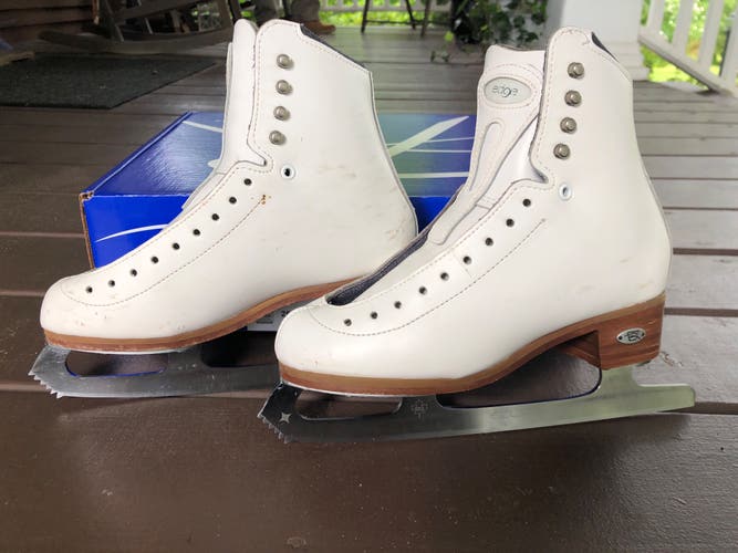 Used Riedell 229 edge Size 4 Figure Skates With Eclipse blades