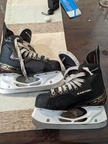 Junior Used Easton Synergy EQ50 Hockey Skates Extra Wide Width Size 4
