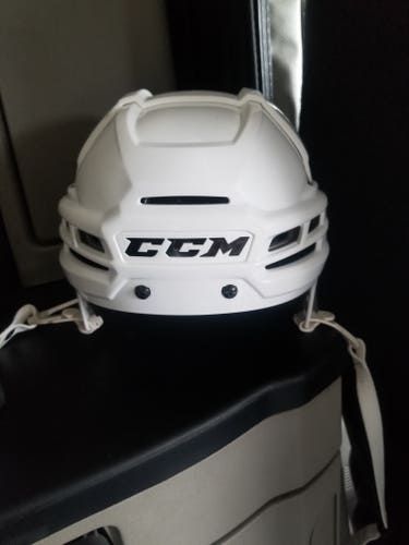 Used Medium CCM Tacks 910 Helmet