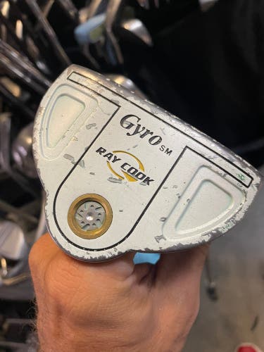 Ray Cook Gyro sm golf putter in right hand