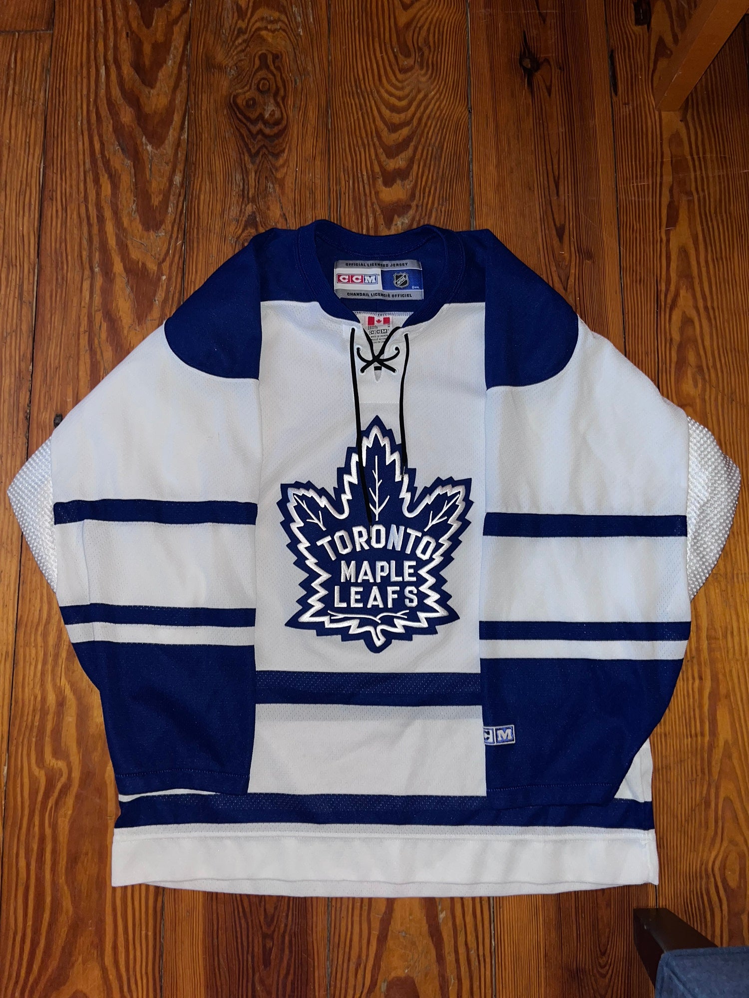 Toronto Maple Leafs Reverse Retro Jersey Mixes a Century of Styles