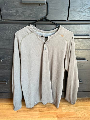 Lululemon metal vent tech long sleeve Henley Large