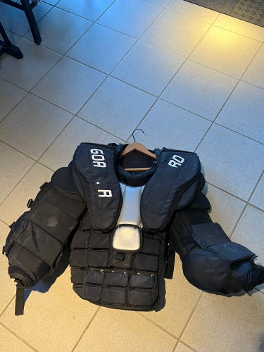 Goaliepro Chest protector size large ( imported from Finland )