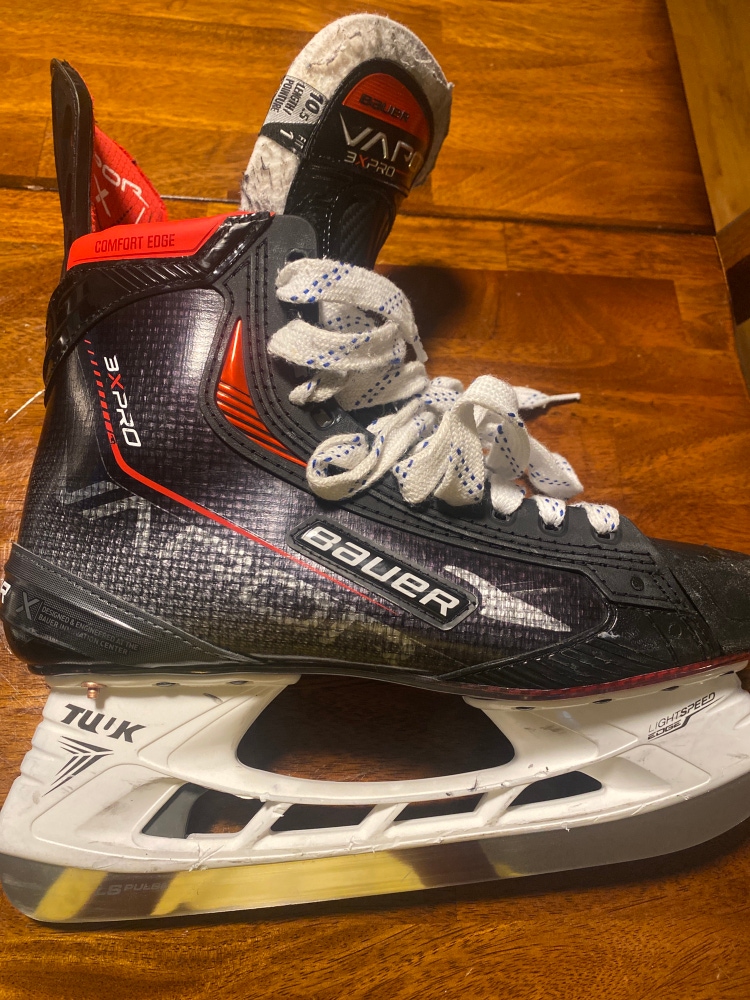 Used Bauer Regular Width Pro Stock Size 10.5 Vapor 3X Pro Hockey Skates