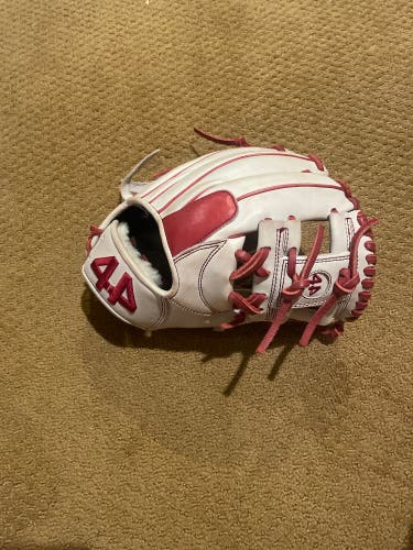 Infield 11.25" Signiture Series Baseball Glove