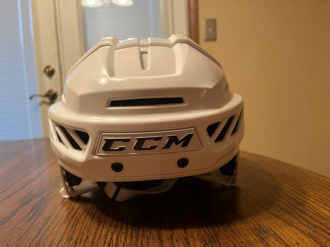 Used Medium CCM  Fitlite 3DS Helmet