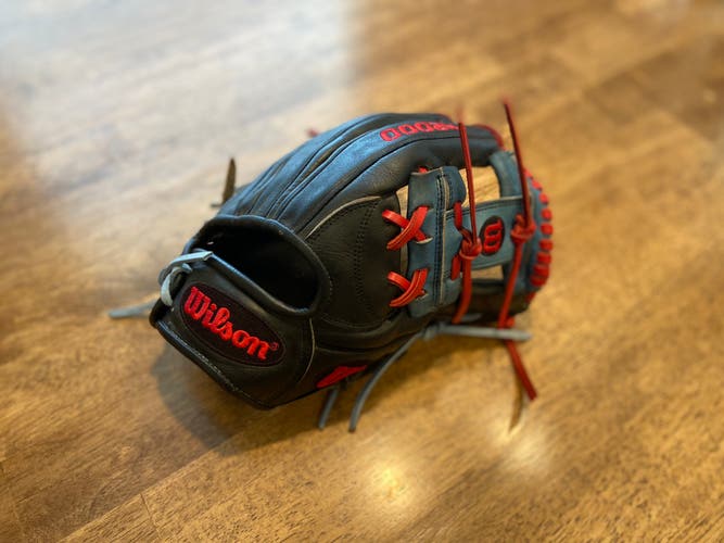 Restored Wilson Right Hand Throw Infield A2000 H Ramirez HR13 Game Spec Model 11.75”