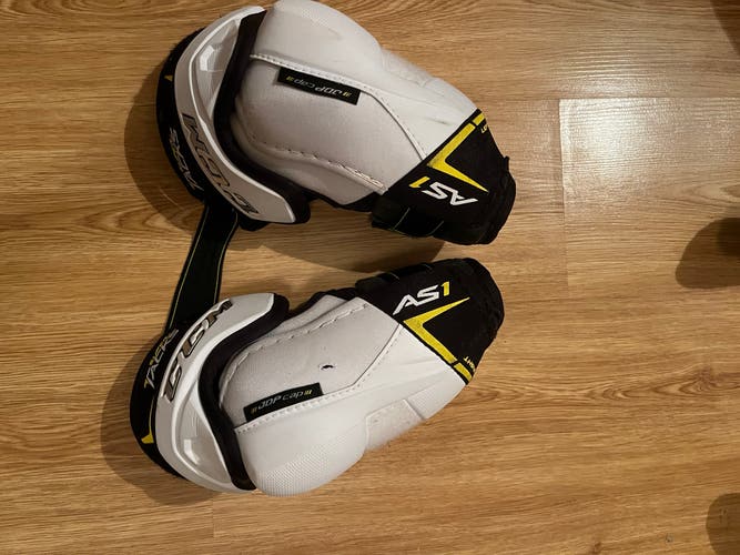 Used Medium CCM  Super Tacks AS1 Elbow Pads