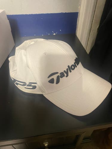 White Used One Size Fits All TaylorMade Hat