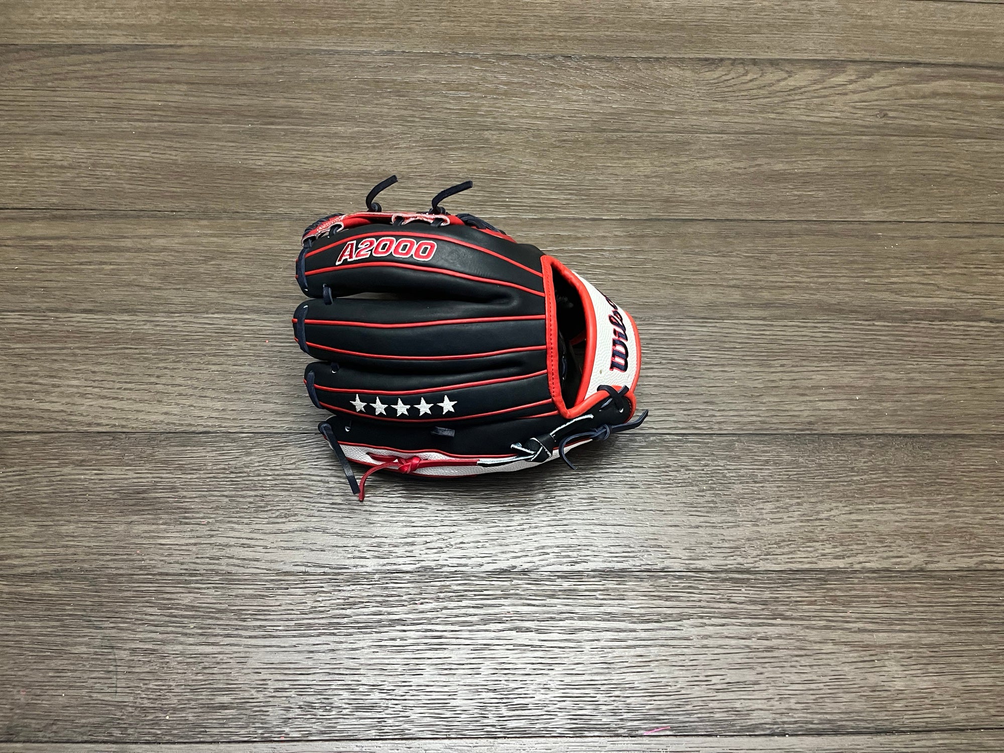 Wilson A2000 Exclusive Edition 1786 11.5 Baseball Glove H Web Beige/Black  11.5 Right Hand