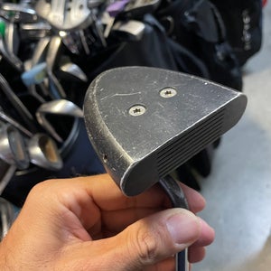 Rare vintage Pearl golf putter in right handed  Steel shaft