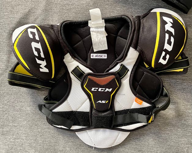 Used Yth Large CCM  Super Tacks AS1 Shoulder Pads