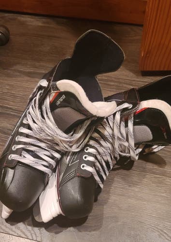 Senior New Bauer Vapor X500 Hockey Skates Regular Width Size 9