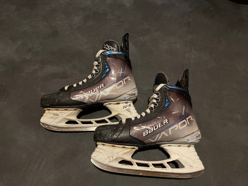 Bauer Vapor Hyperlite Hockey Skates Size 9.0 Senior