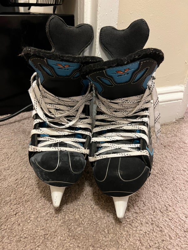 Used CCM Regular Width Size 5.5 Vector V06 Hockey Skates