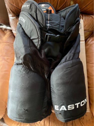 Easton EQ30 Synergy player pants, size jr lg 30-32”