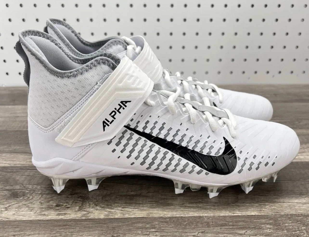 NEW Nike Alpha Menace Pro 2 Mid ‘Black White’
- Size 11 for Men Nike Alpha Menace Pro 2 Mid white/black/wolf grey size 11  main image 3