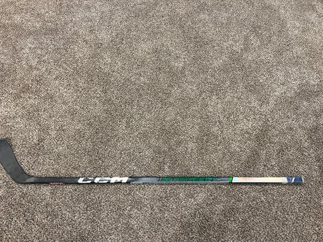 Senior Right Handed P28  JetSpeed FT6 Pro Hockey Stick