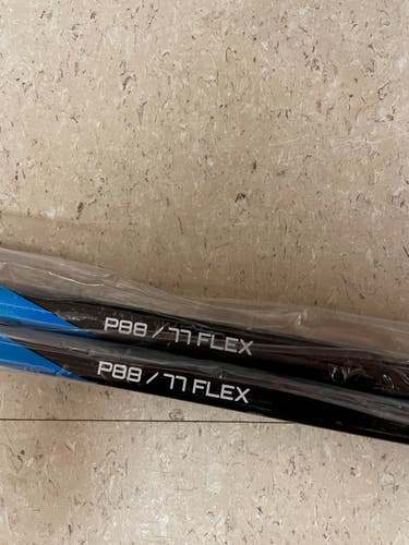 New Senior Bauer Right Handed Nexus Sync Hockey Stick P88 77 Flex 2 pack