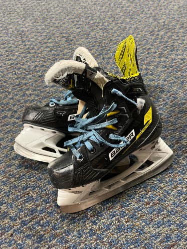 Junior Used Bauer Supreme M4 Hockey Skates D&R (Regular) 2.0