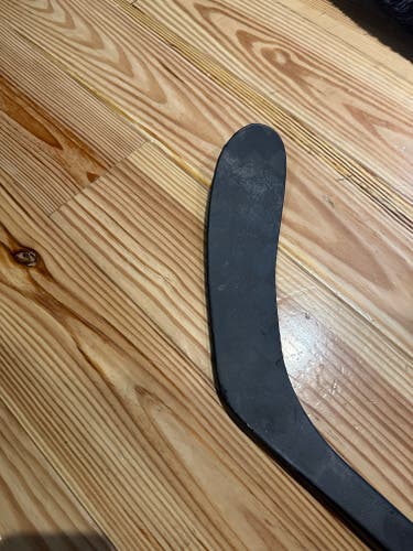 Intermediate Used Right Handed CCM RibCor Trigger 7 Pro Hockey Stick P28