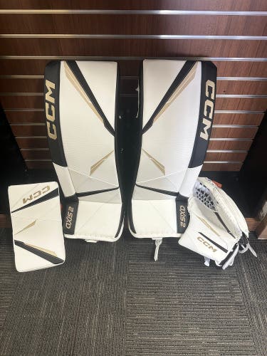 CCM AXIS 2 Pro Senior Full Set (White/Vegas/Black)
