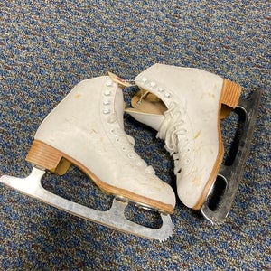 Used Riedell White Ribbon Figure Skates 4.0