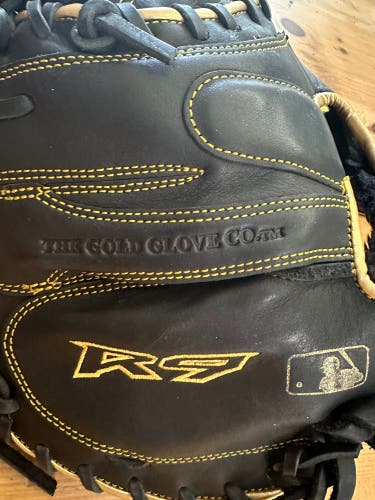 Right Hand Throw 32.5" R9 Baseball Glove