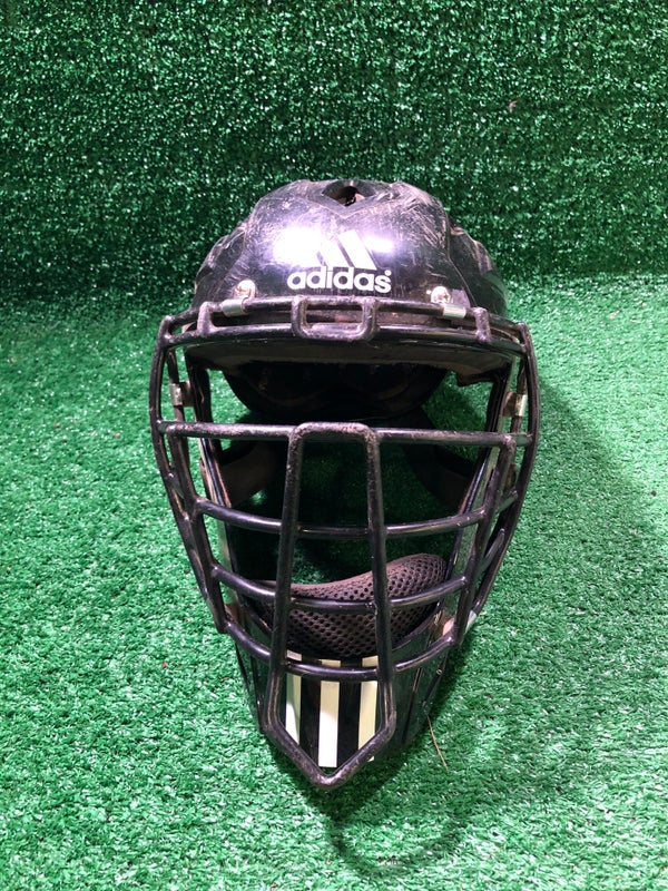 Wilson WTA558000SM 6 To 7 Hockey Style Catcher's Helmet